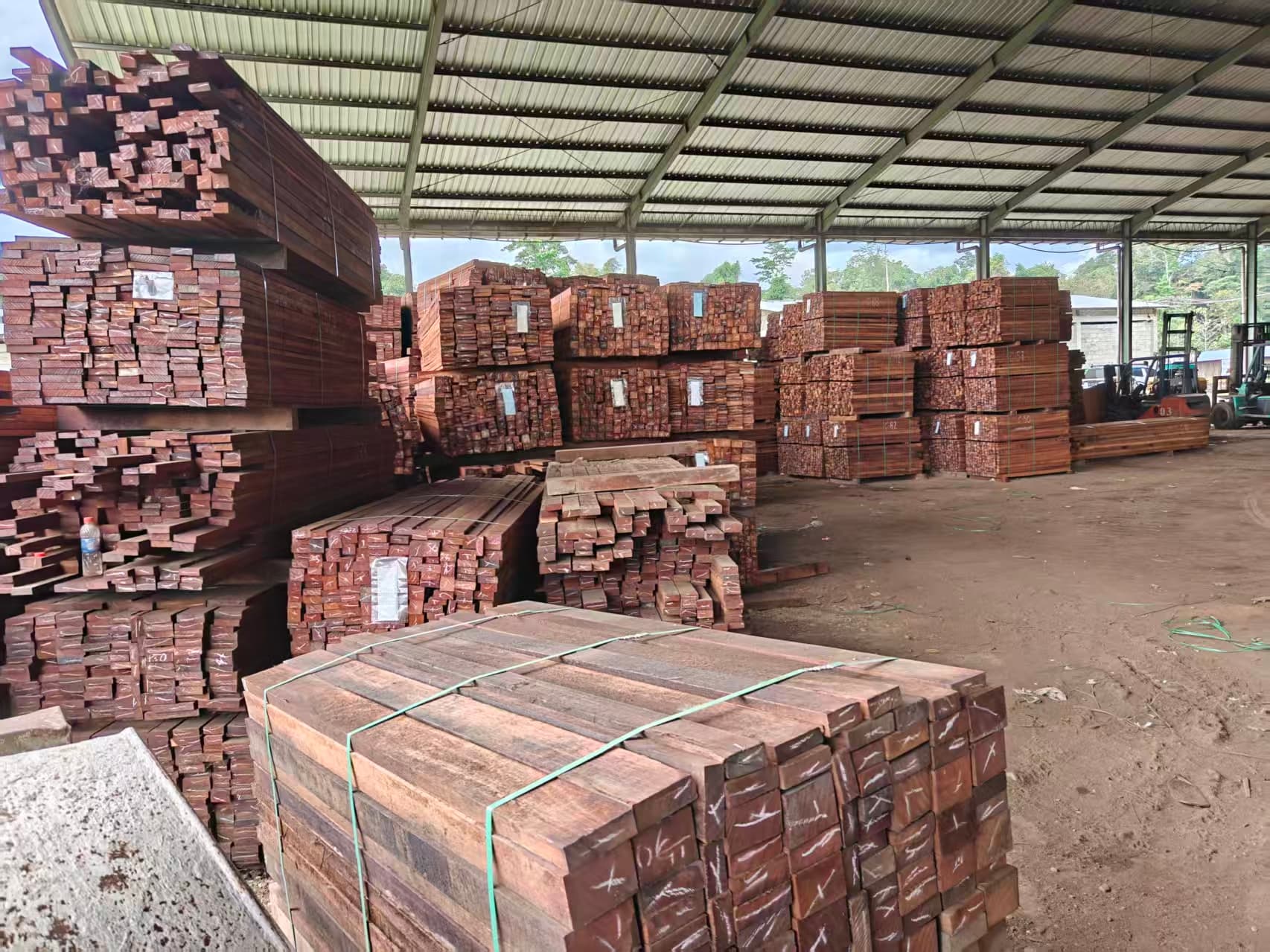 Final Merbau timber inspection before container loading
