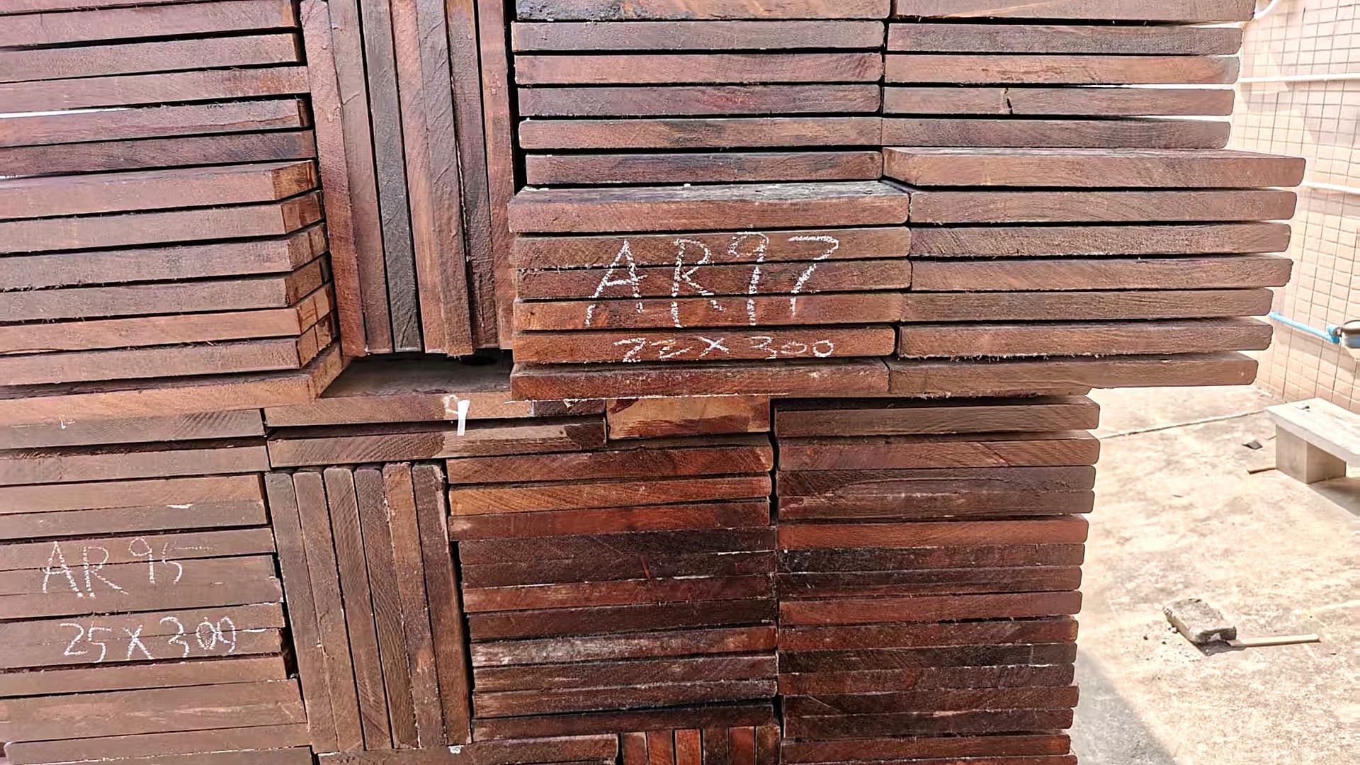 How Merbau Timber Is Packed For Container Loading